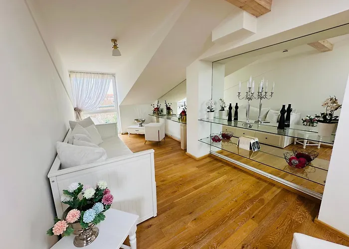 Schoene Dachgeschosswohnung Nahe Dem Mueggelsee